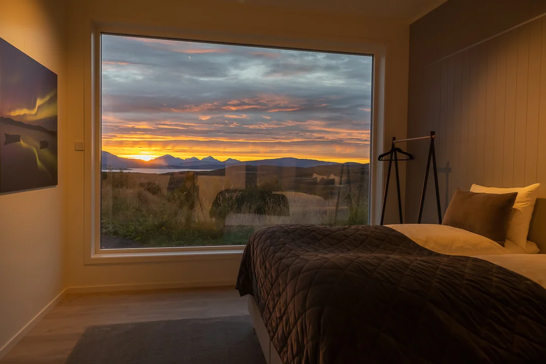 Executive Suite bedroom with panoramic windows